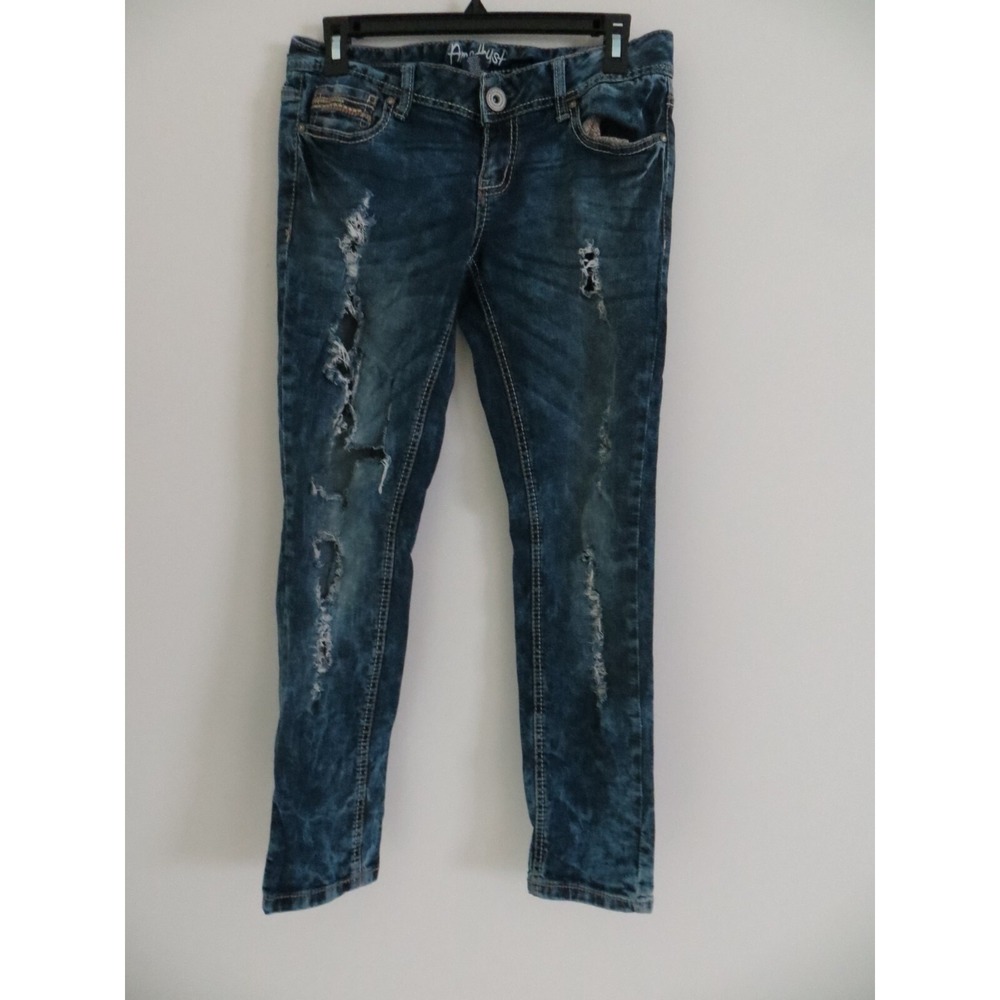 Amethyst Women's Distressed Torn Style Denim‎ Jeans Size 5